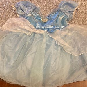 Disney baby Cinderella costume. Adorable. 18 to 24 months.